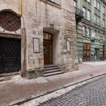 Friends House On Square Rynok Apartment Lviv Exterior photo