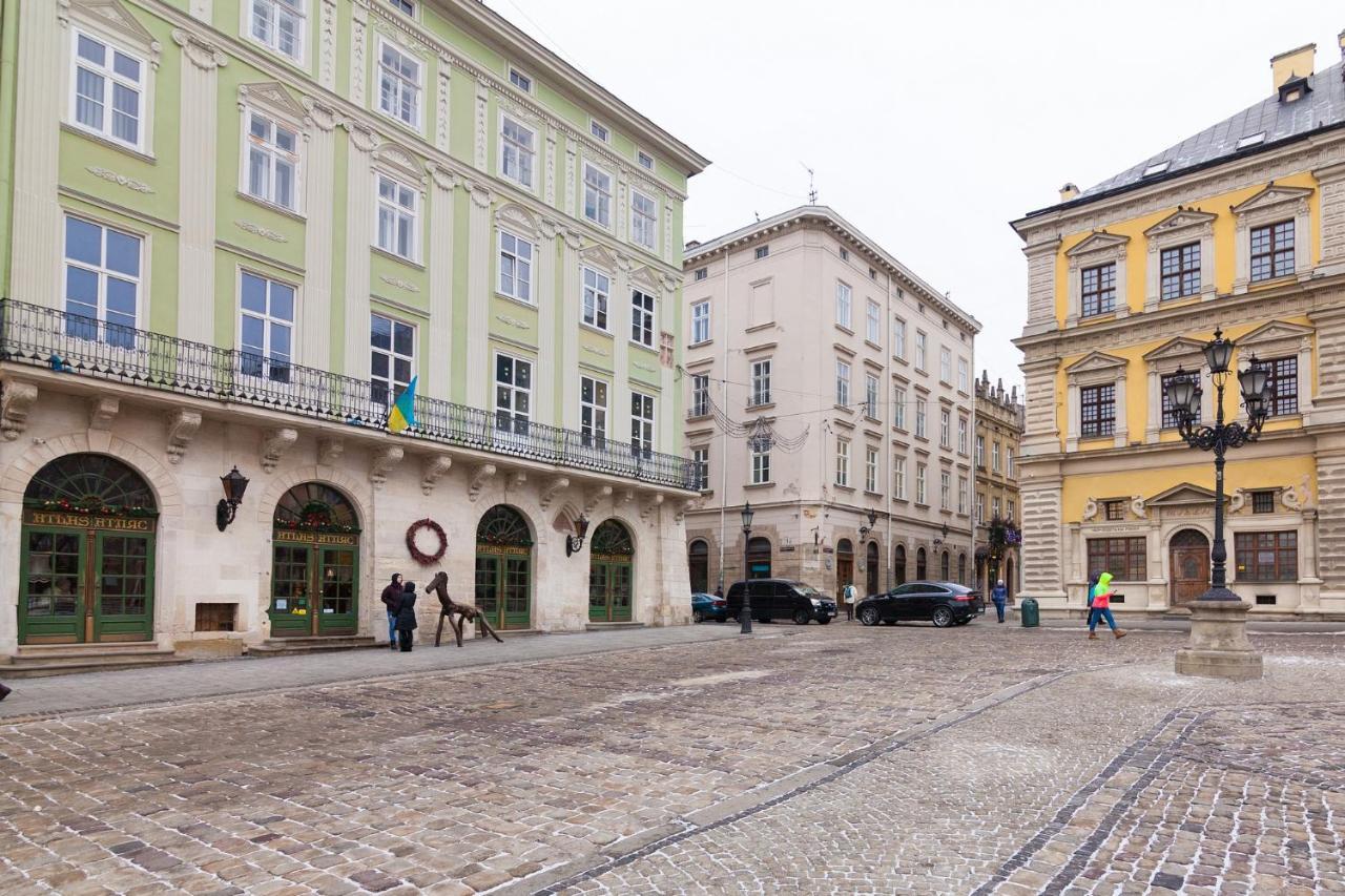 Friends House On Square Rynok Apartment Lviv Exterior photo