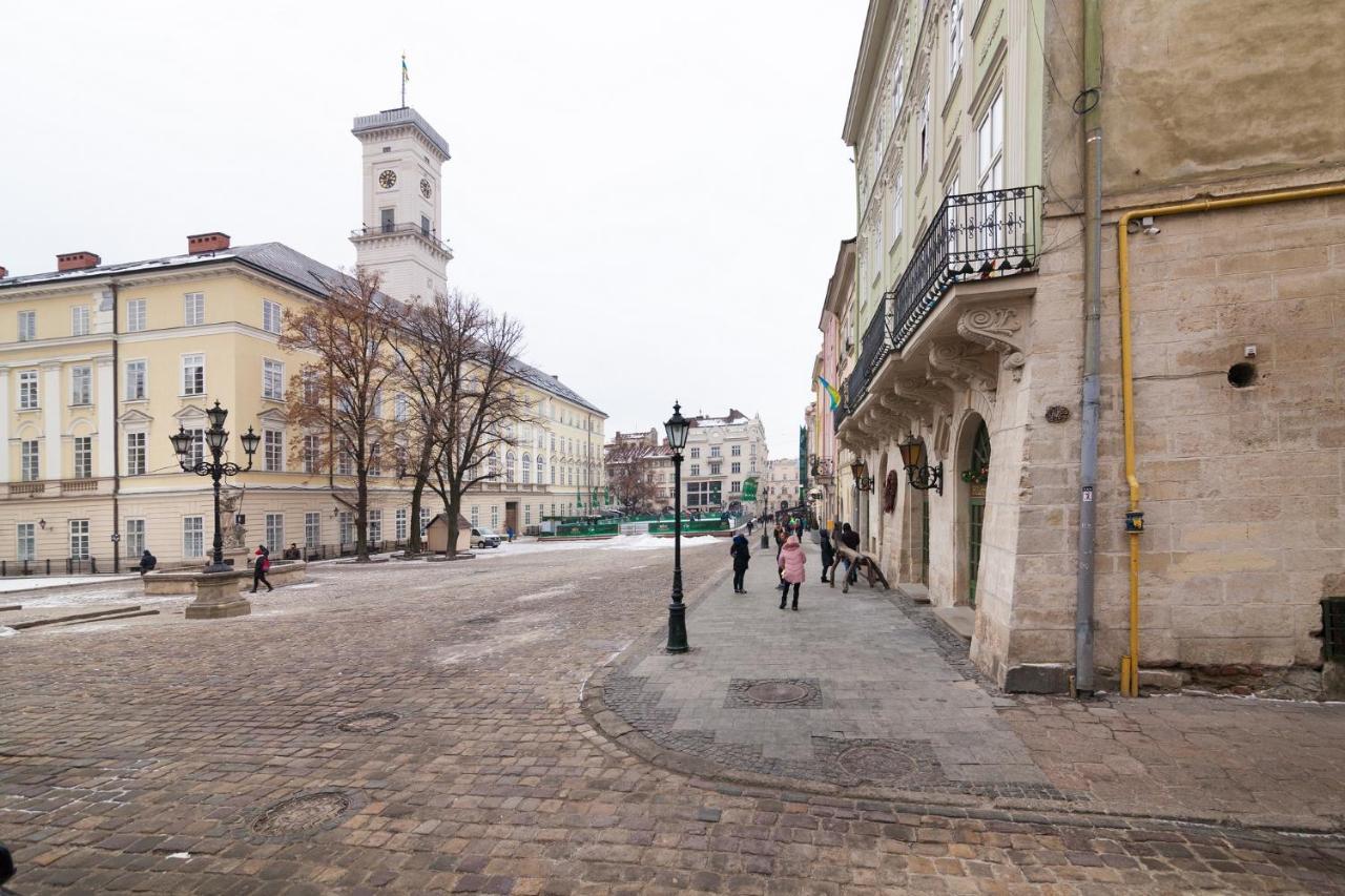 Friends House On Square Rynok Apartment Lviv Exterior photo