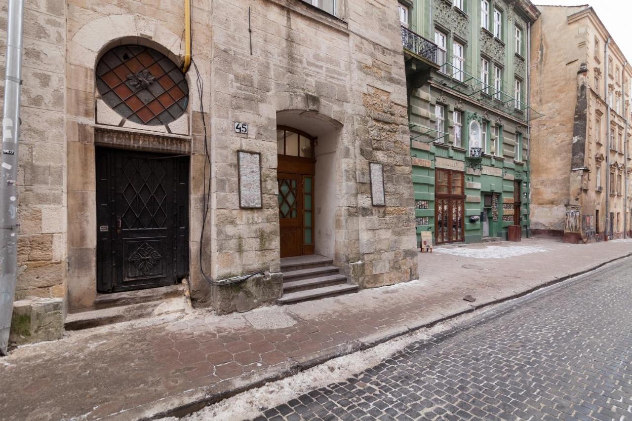 Friends House On Square Rynok Apartment Lviv Exterior photo