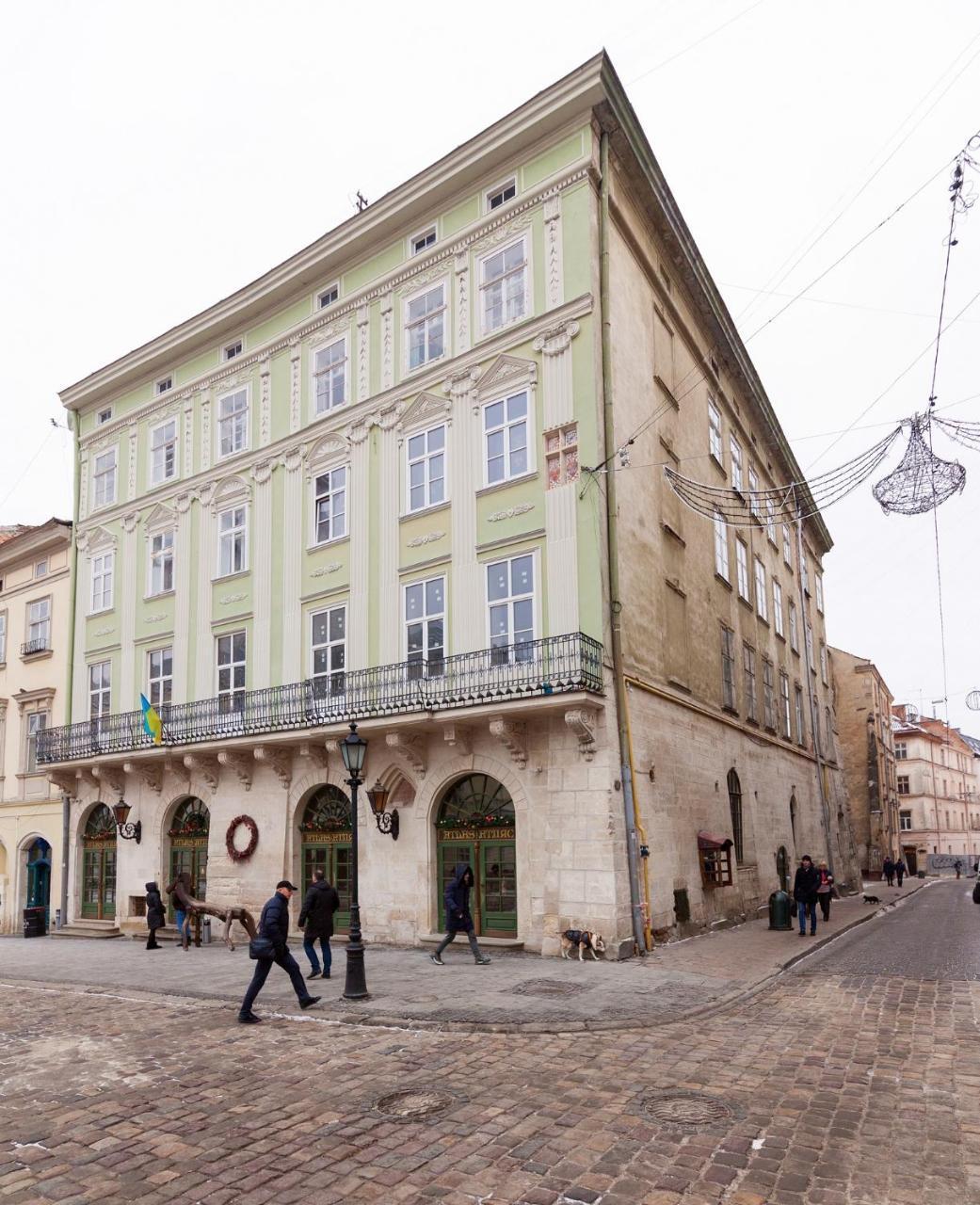 Friends House On Square Rynok Apartment Lviv Exterior photo